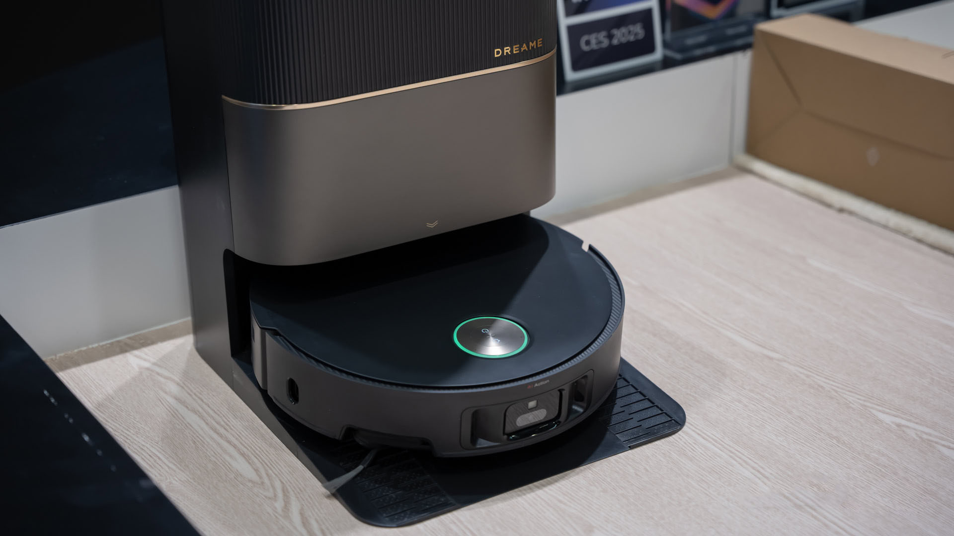 DreameX50Ultra2 Rucas Review of Dreame X50 UltraMaster Robot Vacuum The World's First Bionic Obstacle - Crossing Technology, a New Breakthrough in AI - Powered Intelligent Cleaning