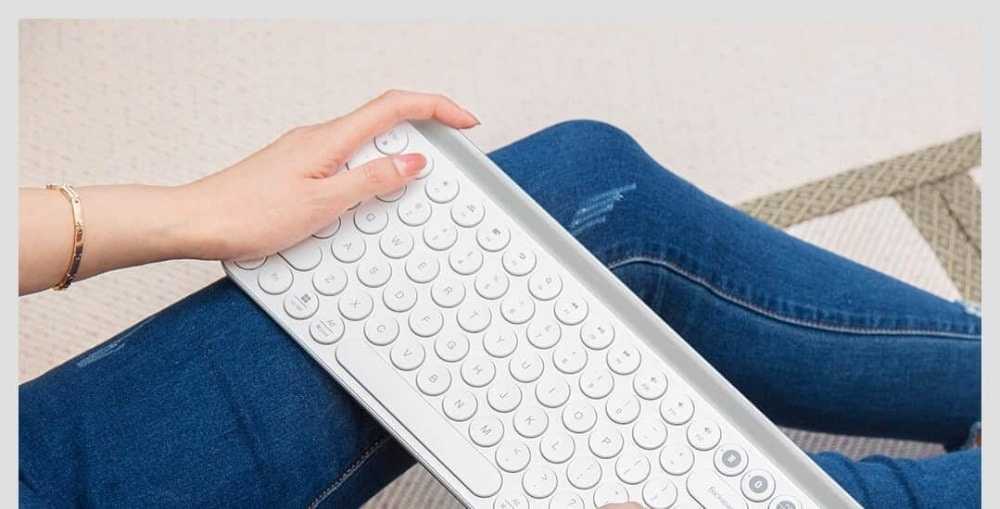 Xiaomi Miiiw Bluetooth Dual Mode Keyboard