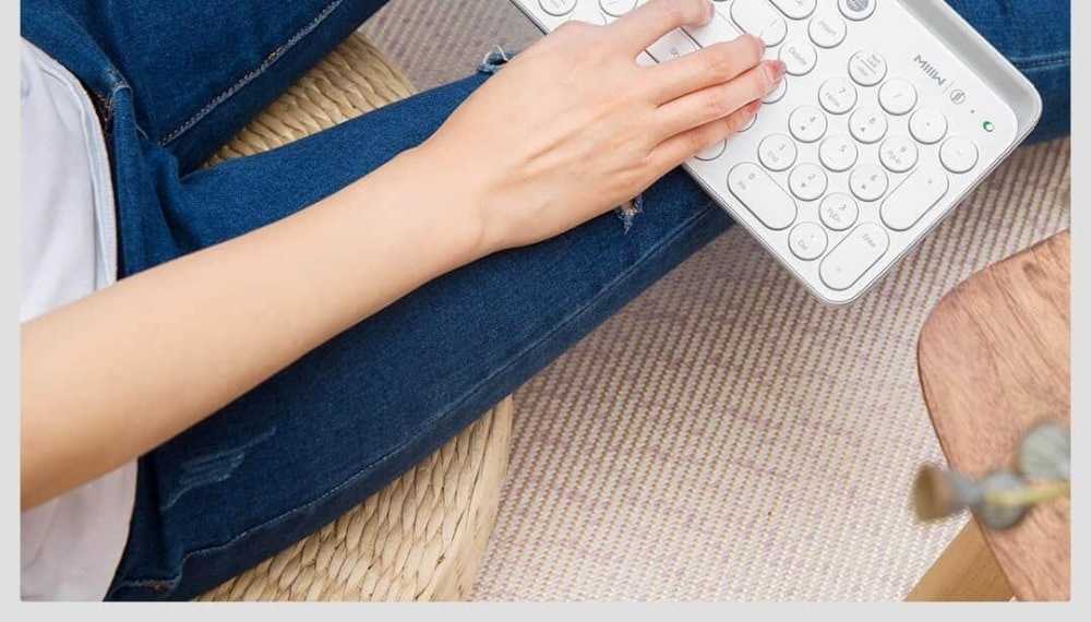 Xiaomi Miiiw Bluetooth Dual Mode Keyboard